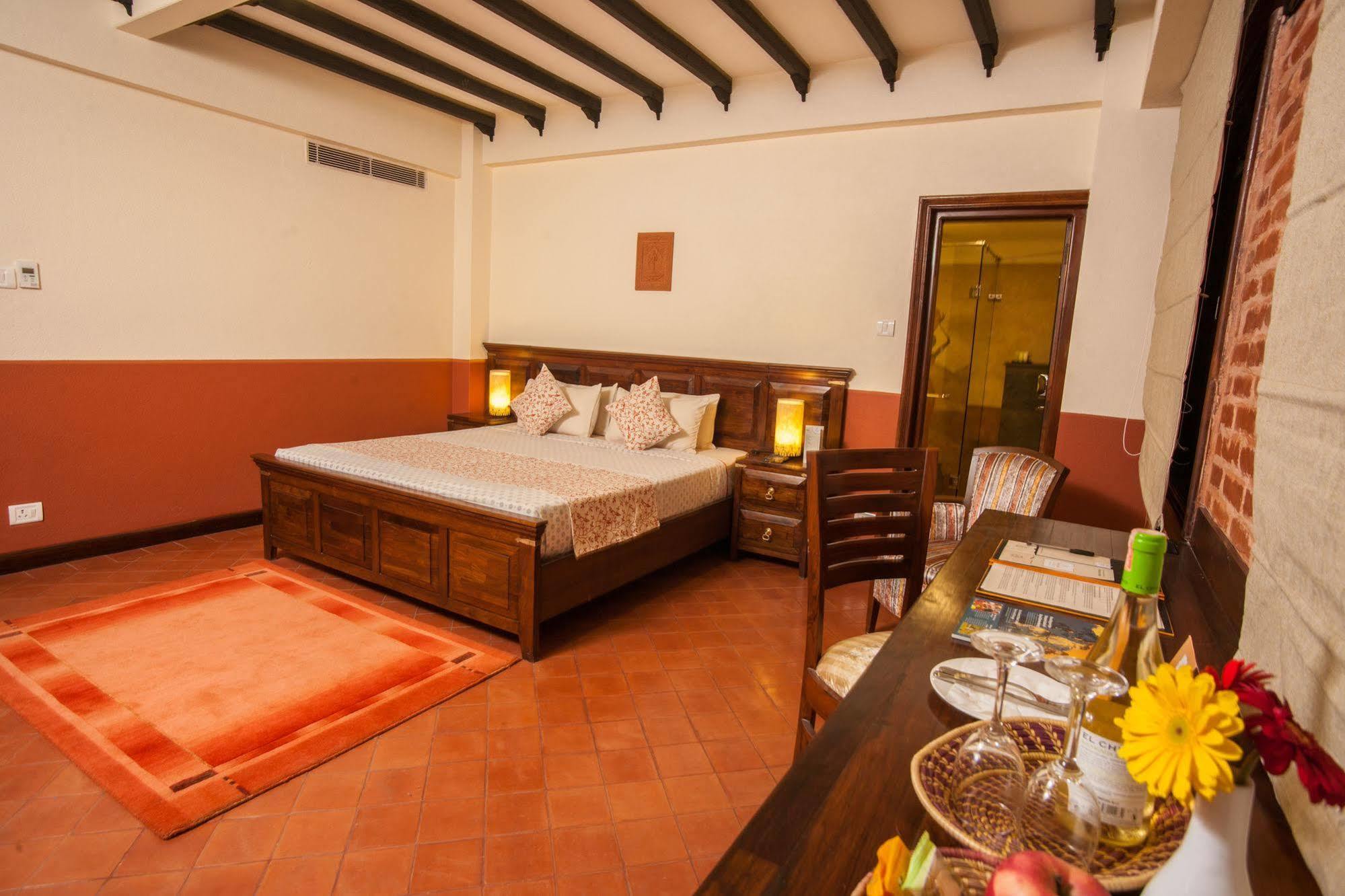 Traditional Comfort Boutique Hotel Katmandú Exterior foto